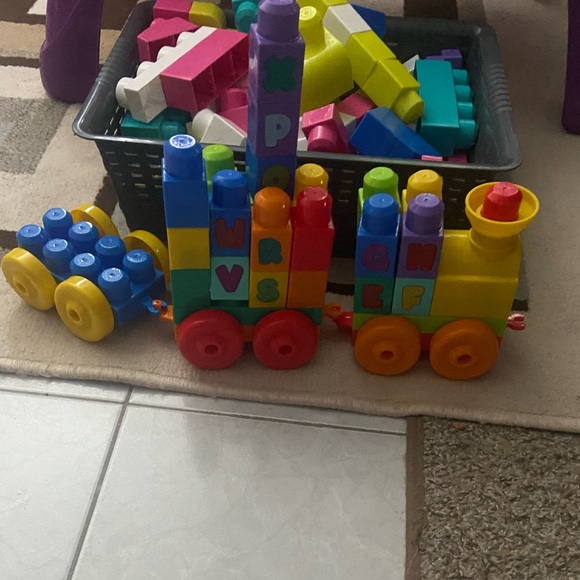 Colorful Building Block Play Table - Picture 3 of 3